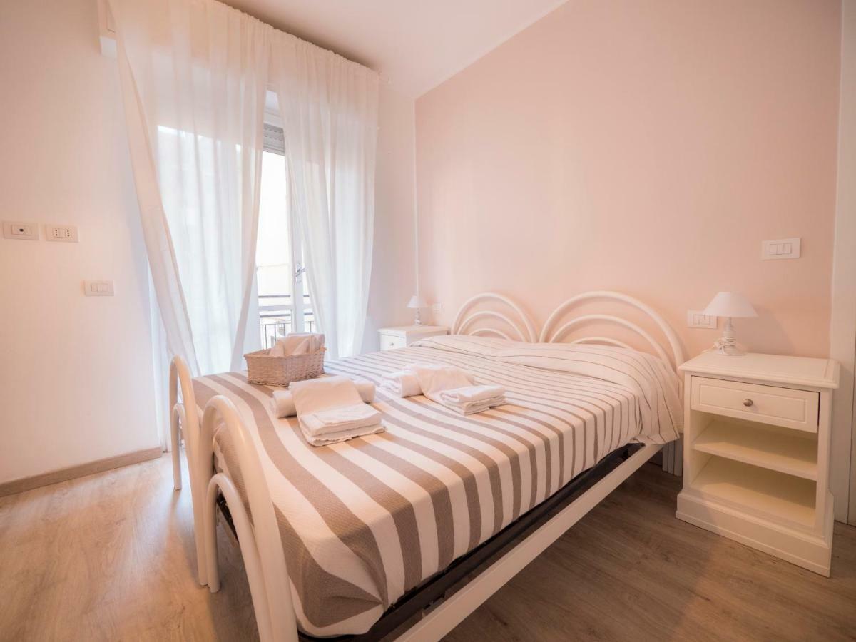Hotel Continental Пьетра-Лигуре Экстерьер фото